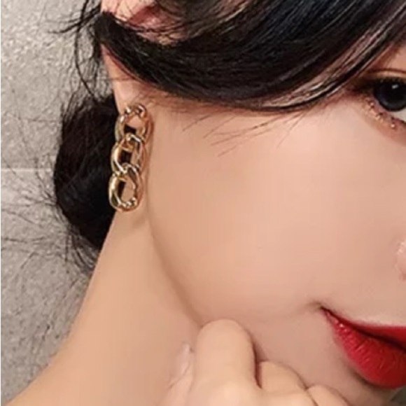 NEW Chunky Gold Chain Link Earrings - Picture 5 of 8